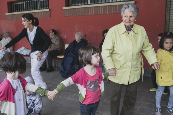 Terminamos el programa intergeneracional del Centro de Día de Arrasate con una fiesta en la Ikastola Arizmendi Fiesta en la Ikastola Arizmendi
