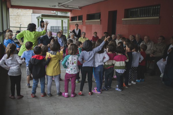 Terminamos el programa intergeneracional del Centro de Día de Arrasate con una fiesta en la Ikastola Arizmendi Fiesta en la Ikastola Arizmendi