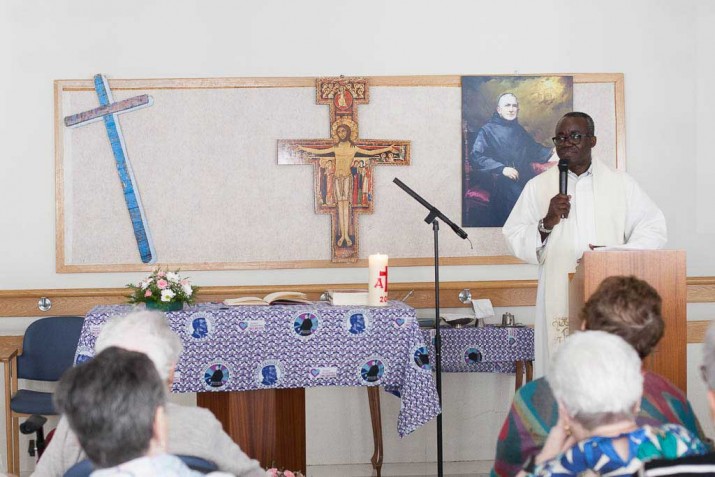 Las Residencias y Centros de Día de Aita Menni conmemoran a San Benito Menni Eucaristía en la Residencia de tercera edad Txurdinagabarri