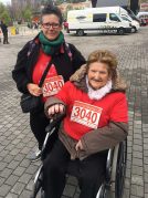 Senideekin ibiltzen alzheimerren aurkako borrokan Senideekin ibiltzen alzheimerren aurkako borrokan