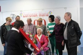 Maria Ocejaren 100 urteak ospatu ditugu Barandiaran egoitzan