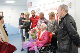 Celebración de centenaria en la Residencia de mayores Barandiaran de Durango