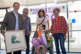 Claudia gure egoiliarra mendea bete dutenen klubean sartu da Egoiliar bat mendea bete dutenen klubean sartu da