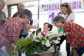 Claudia gure egoiliarra mendea bete dutenen klubean sartu da Egoiliar bat mendea bete dutenen klubean sartu da