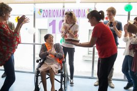 Claudia gure egoiliarra mendea bete dutenen klubean sartu da Egoiliar bat mendea bete dutenen klubean sartu da