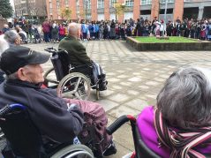 Txurdinaga Ikastolako kalejirarekin