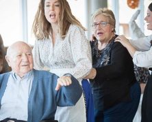 Olentzerok eta Mari Domingik Txurdinagabarri egoitzan bisita egin ziguten width=