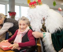 El regalo de los Reyes que emocionó a nuestras personas mayores Día de Reyes en la Residencia de mayores Txurdinagabarri