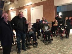 Zinemara irten ginen “Mujercitas” filmaren bertsio berria ikustera Txurdinagabarri Egoitzako taldea, zineman