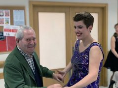 "Baila Donosti" pone a bailar a toda la Residencia Txurdinagabarri Baila Donosti en la Residencia Txurdinagabarri de Bilbao