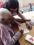 La Residencia Txurdinagabarri celebra el amor y la amistad San Valentín 2020 en la Residencia de mayores Txurdinagabarri
