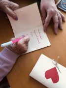 La Residencia Txurdinagabarri celebra el amor y la amistad San Valentín 2020 en la Residencia de mayores Txurdinagabarri