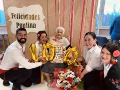 Paulina, ehun urteko beste lagun bat Txurdinagabarri Egoitzan Ehun urteko beste lagun bat Txurdinagabarri Egoitzan