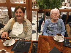 Paseos navideños por Bilbao Salidas navideñas de la Residencia de mayores Txurdinagabarri