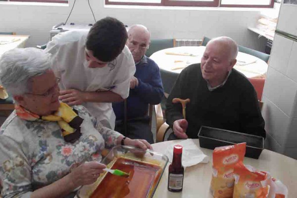 Preparando flan de naranja