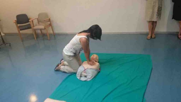 Prácticas de uso del desfibrilador