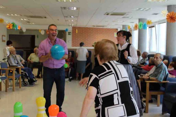 Domingak 100 urte bete ditu