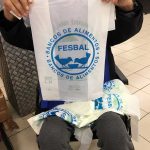 Residentes de Txurdinagabarri vuelven a hacer voluntariado para el Banco de Alimentos La Residencia de mayores Txurdinagabarri colabora con el Banco de Alimentos