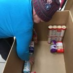 Residentes de Txurdinagabarri vuelven a hacer voluntariado para el Banco de Alimentos La Residencia de mayores Txurdinagabarri colabora con el Banco de Alimentos