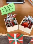Txurdinagabarri Egoitzako Euskararen Eguneko irudi gehiago Día del Euskera en la Residencia de mayores Txurdinagabarri de Bilbao