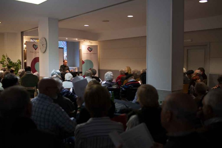 Acto institucional y festivo en la Residencia Santiago de Villabona Acto en la Residencia de ancianos Santiago de Villabona