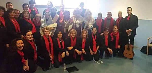 Coro y belén viviente en la Residencia de Personas Mayores Joxe Miel Barandiaran
