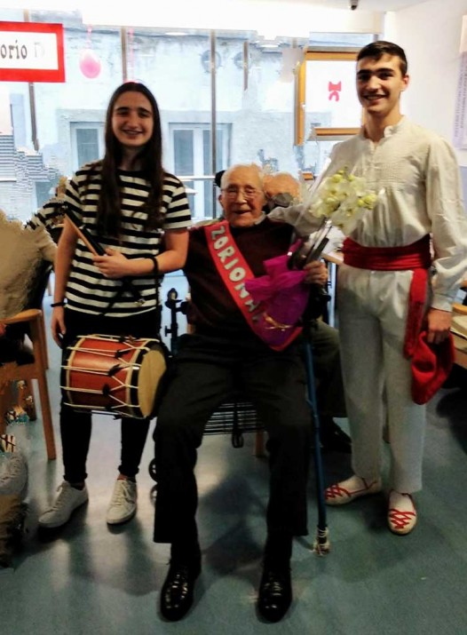 Gregorio Urionaguena cumple 101 años en la Residencia Barandiaran Gregorio Urionaguena cumple 101 años en la Residencia de ancianos Barandiaran de Durango