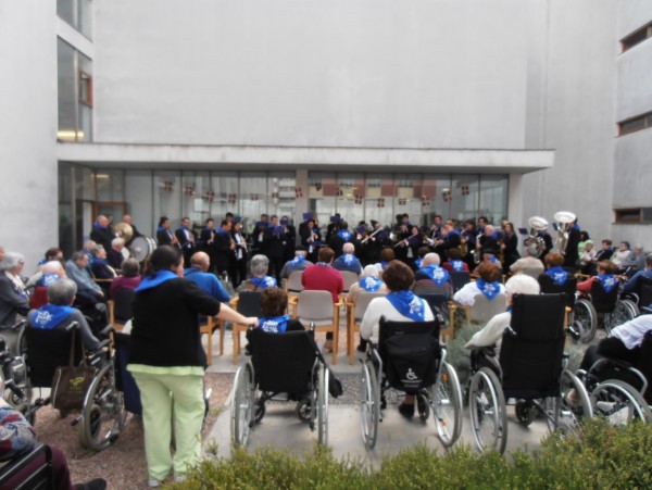 San Fausto jaiak Durangoko Barandiaran Adineko Pertsonen Egoitzan