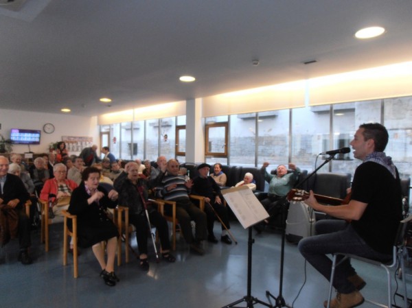 San Fausto jaiak Durangoko Barandiaran Adineko Pertsonen Egoitzan