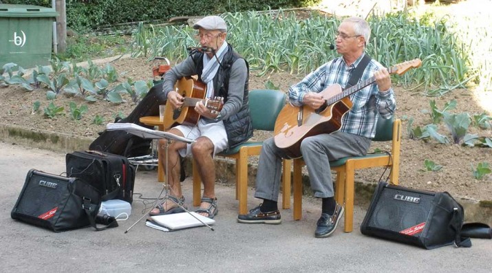 Nagusilanen musikak Villabonako adinduentzako Santiago Egoitza alaitu du berriro ere