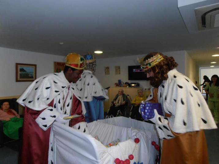 Errege Magoak Bilboko adinduentzako Txurdinagabarri Egoitzan