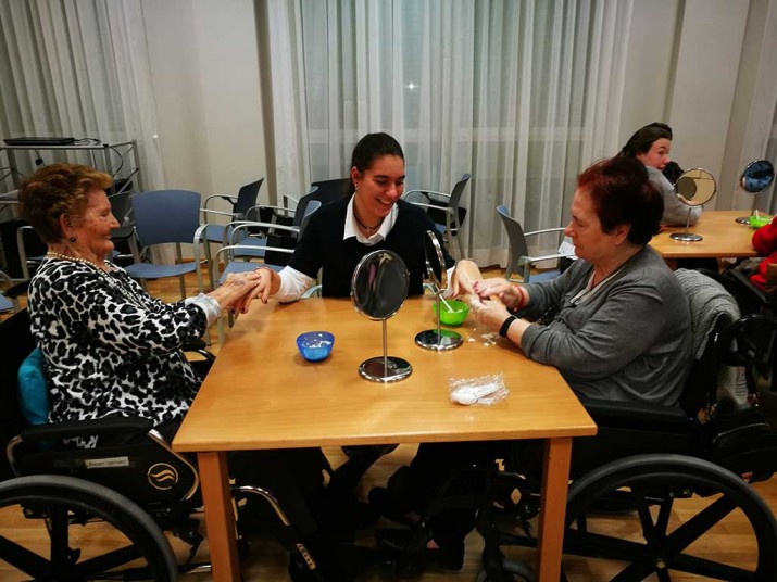 Belaunaldiarteko Programa amaitzeko jaia adinduentzako Txurdinagabarri Egoitzan Belaunaldiarteko Programa amaitzeko jaia adinduentzako Txurdinagabarri Egoitzan