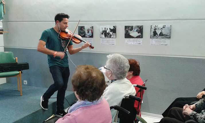 Belaunaldi trukea amaitzeko jaia adinduentzako Santiago Egoitzan
