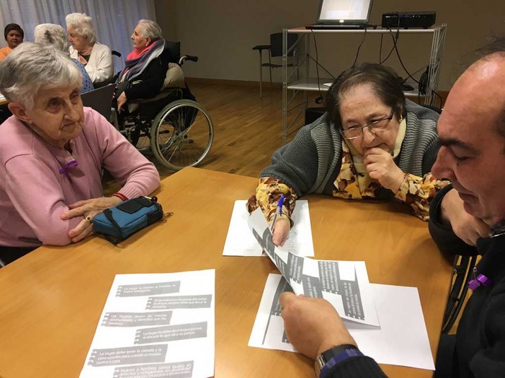 Reflexionando sobre la igualdad el 8 de Marzo 8 de Marzo en la Residencia geriátrica Txurdinagabarri
