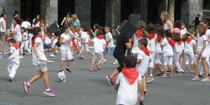 Villabonan entzierro txikia ikusten Villabonan entzierro txikia ikusten