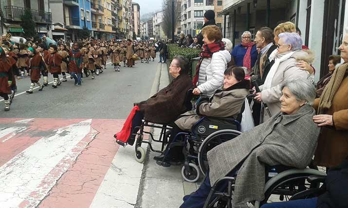 Villabonako Santiago Egoitza inauteriz jantzi da Villabonako Santiago Egoitza inauteriz jantzi da