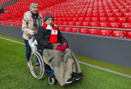 Visita a San Mamés del Taller de Reminiscencia y Fútbol de la Residencia Barandiaran