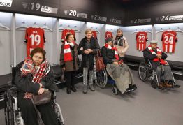 Visita a San Mamés del Taller de Reminiscencia y Fútbol de la Residencia Barandiaran