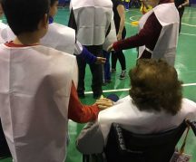 En las "All-Impiadas" intergeneracionales del Colegio Berrio-Otxoa La Residencia de mayores Txurdinagabarri, en las "All-Impiadas" del colegio Berrio-Otxoa