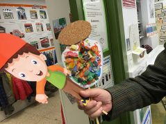 Cuentacuentos de residentes de Txurdinagabarri en aulas de Primaria Cuentacuentos en el colegio Begoñazpi