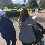 Participamos en una ruta de "Red de Caminantes" Caminando por los alrededores de la Residencia de mayores Txurdinagabarri