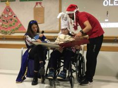 Cuentacuentos navideño en la Residencia de mayores Txurdinagabarri