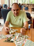 Fiesta tropical en Txurdinagabarri FIesta tropical en la Residencia de la tercera edad Txurdinagabarri