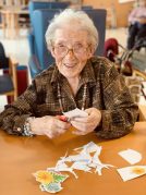 Fiesta tropical en Txurdinagabarri FIesta tropical en la Residencia de la tercera edad Txurdinagabarri