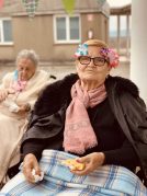 Fiesta tropical en Txurdinagabarri FIesta tropical en la Residencia de la tercera edad Txurdinagabarri