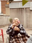 Fiesta tropical en Txurdinagabarri FIesta tropical en la Residencia de la tercera edad Txurdinagabarri