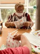 Fiesta tropical en Txurdinagabarri FIesta tropical en la Residencia de la tercera edad Txurdinagabarri