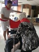 El encierro de San Fermín corre por las plantas de Txurdinagabarri San Fermín 2019 en la Residencia mayores Txurdinagabarri de Bilbao