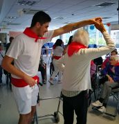 San Fermin entzierroa Txurdinagabarriko solairuetan lasterka