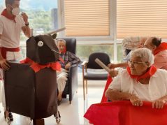 El encierro vuelve a recorrer Txurdinagabarri San Fermín 2021 en la Residencia de mayores Txurdinagabarri